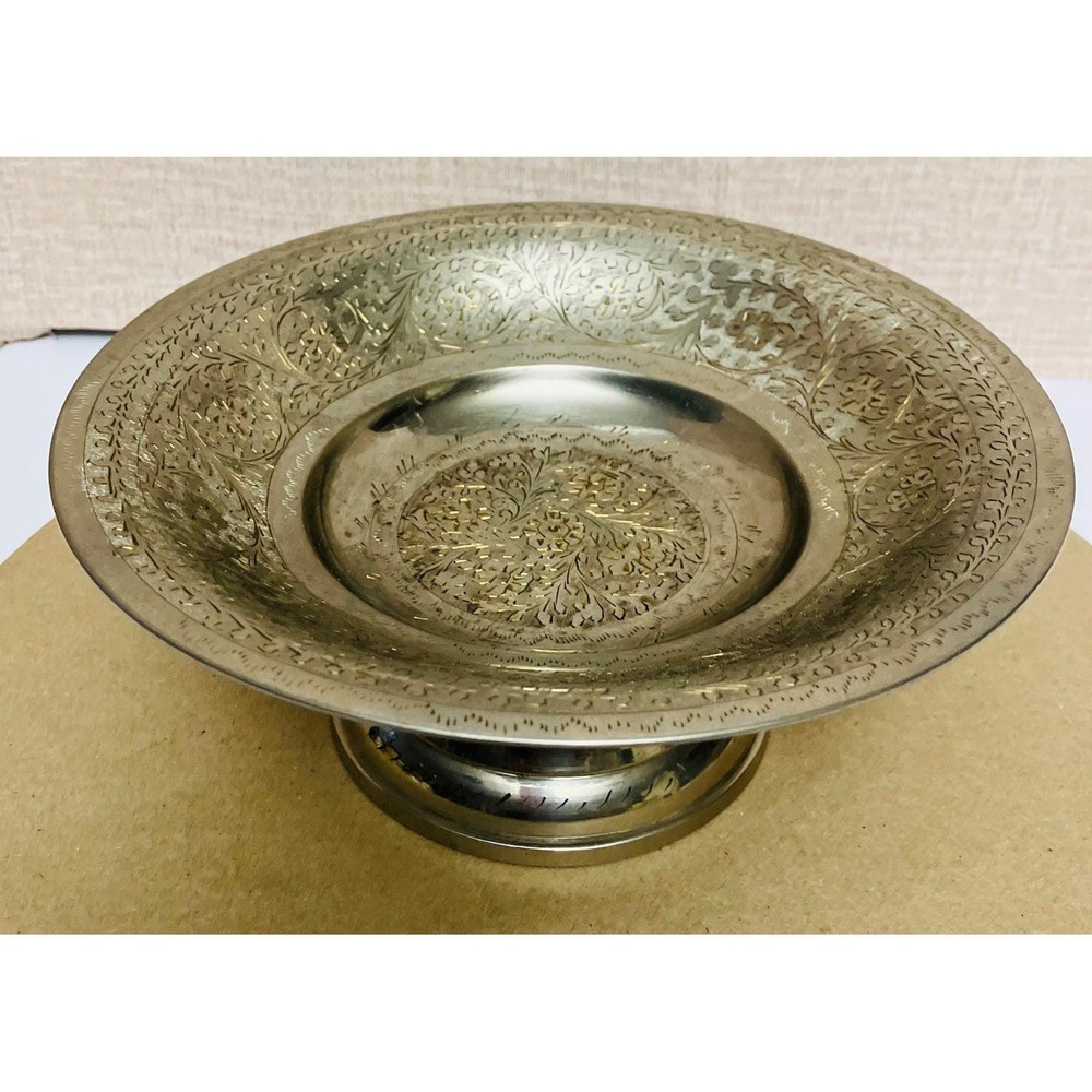 Unbranded Pedestal Bowl‎ Home Decor OS Silver Excellent Etched Floral Brass